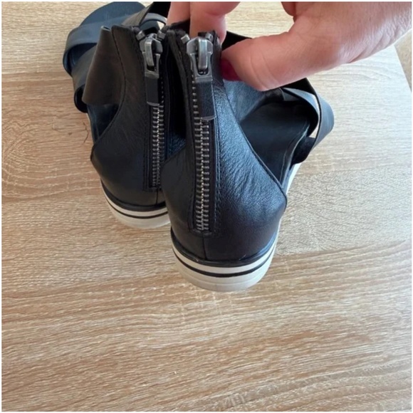 EILEEN FISHER Sport Tumbled Leather Sneaker Sandal Black Women’s Size 8 - Picture 7 of 7